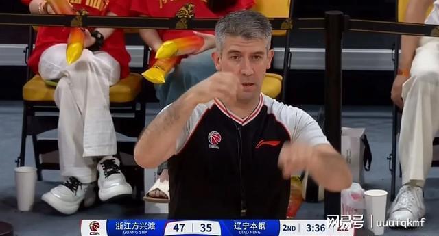 争议 篮协24小时沉默藏何玄机？凯发网址曾凡博伤退引爆CBA判罚(图1)